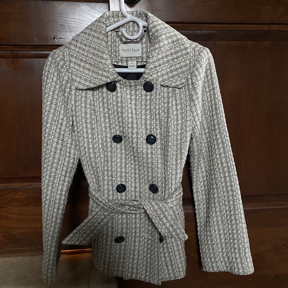 White/Black coat